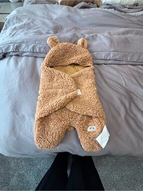 NWOT  Bear Sherpa Baby Sleep Wrap - Brown